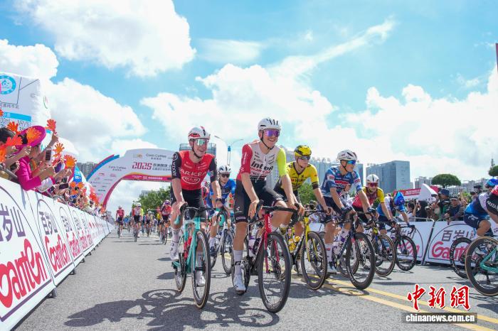 全球瞩目的环广西公路自行车世界巡回赛六城连