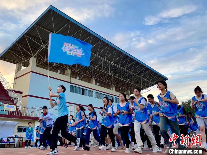 抗郁联合行动·百城万人健心跑圆满收官：校园推