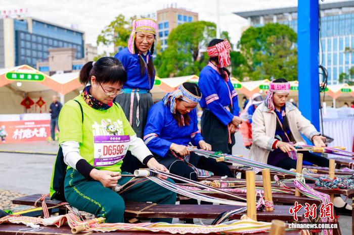 2025和美乡村健康跑收官站富川开跑 瑶乡画卷与科