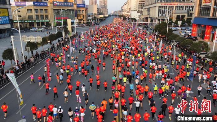 奥运冠军王丽萍助阵，重庆铜梁马拉松首场赛事