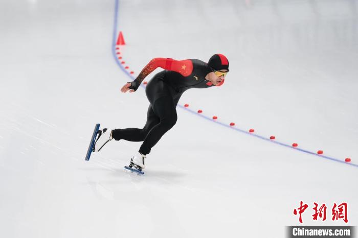 宁忠岩亚冬会首秀夺金 创造三纪录
