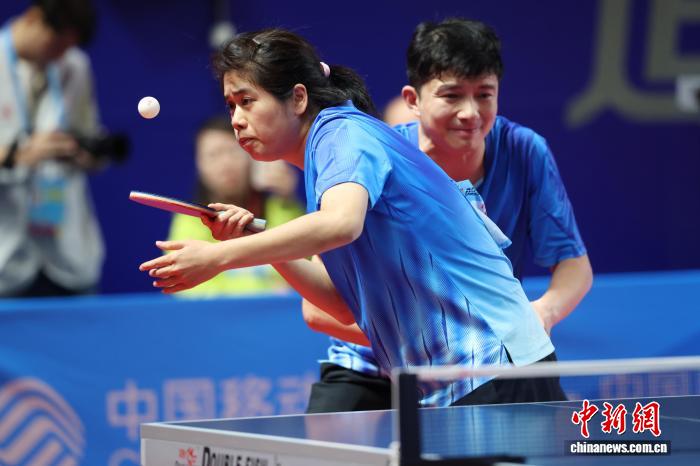广西夫妻档残特奥会乒乓球混双夺冠演绎最美默