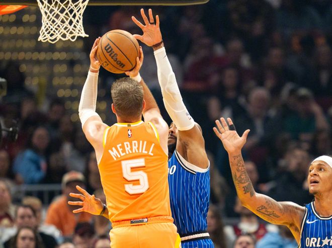 哈登26分米切尔42分 骑士力克魔术迎四连胜