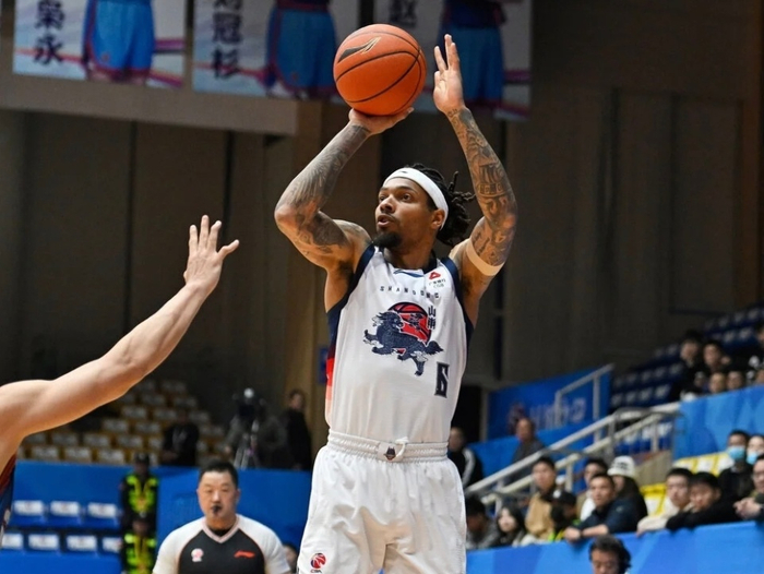 山东男篮惨败宁波暴露季后赛隐患 邱彪临场指挥