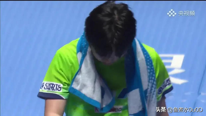 许昕怒斥网友不理智支持，大V嘲讽裁判引争议